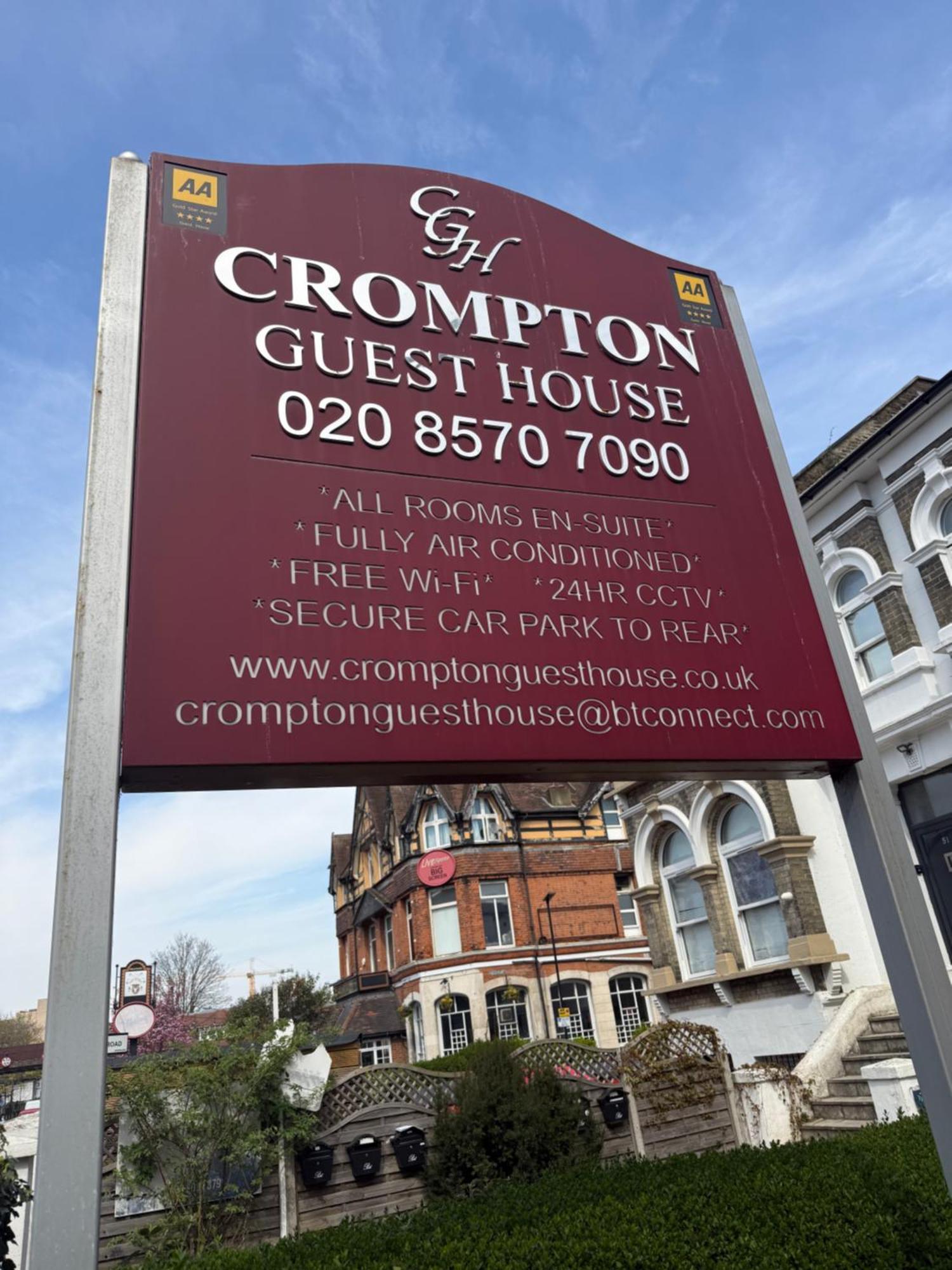 Crompton Guest House Hounslow Exterior photo